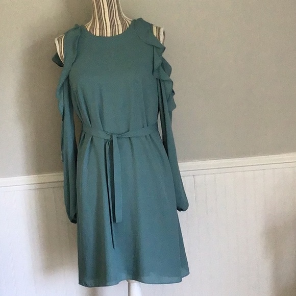 Gianni Bini Peek A Boo Shoulder Dress Size Small - Picture 1 of 4
